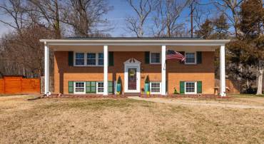 4208 ALCOTT ST, ALEXANDRIA, Virginia 22309, 4 Bedrooms Bedrooms, ,2 BathroomsBathrooms,Residential,For sale,4208 ALCOTT ST,VAFX2225726 MLS # VAFX2225726