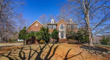 12524 CHRONICAL DR, FAIRFAX, Virginia 22030, 4 Bedrooms Bedrooms, ,4 BathroomsBathrooms,Residential,For sale,12524 CHRONICAL DR,VAFX2225738 MLS # VAFX2225738