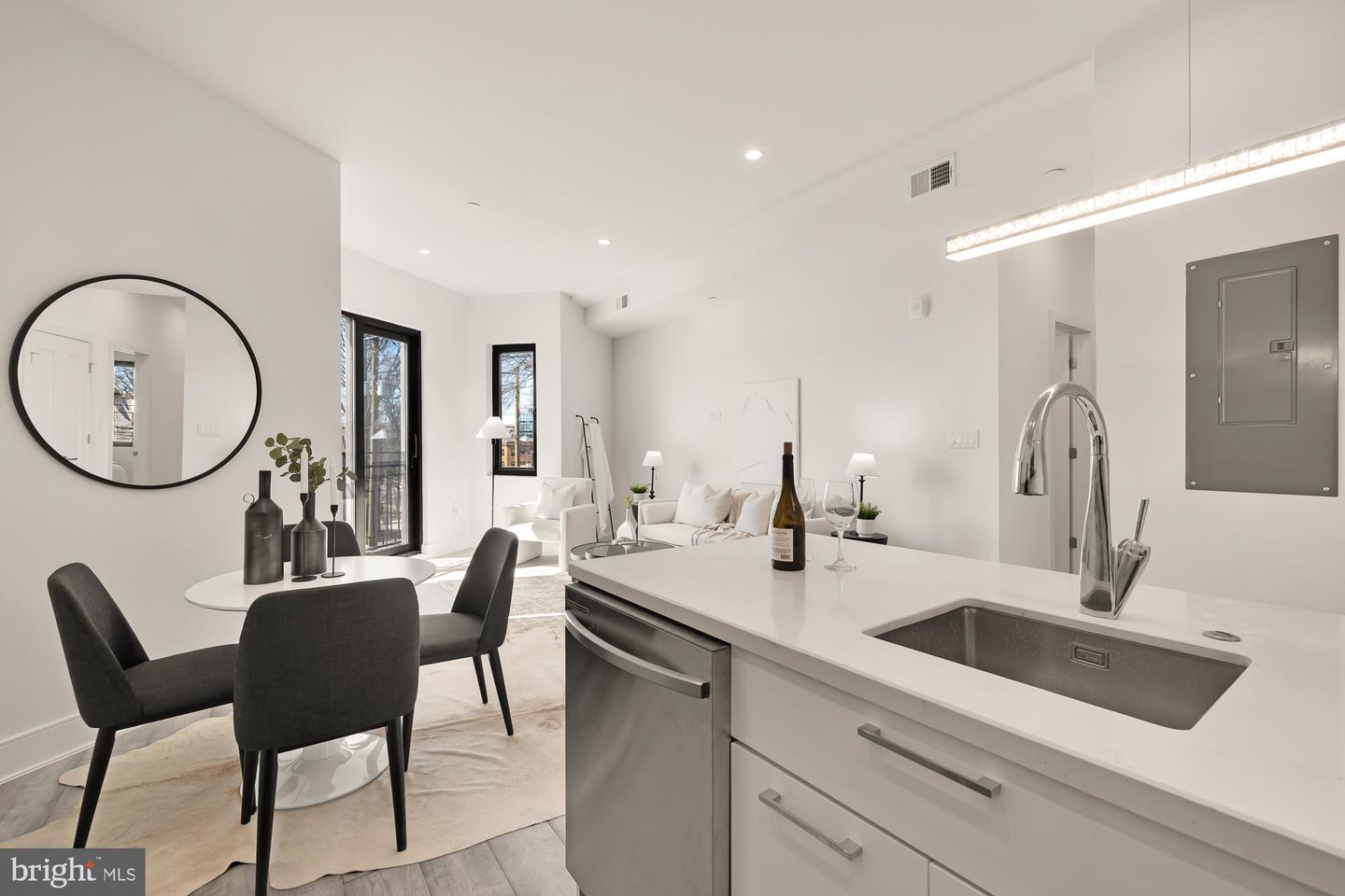 1001 RHODE ISLAND AVE NE #201, WASHINGTON, District Of Columbia 20018, 2 Bedrooms Bedrooms, ,2 BathroomsBathrooms,Residential,For sale,1001 RHODE ISLAND AVE NE #201,DCDC2188616 MLS # DCDC2188616