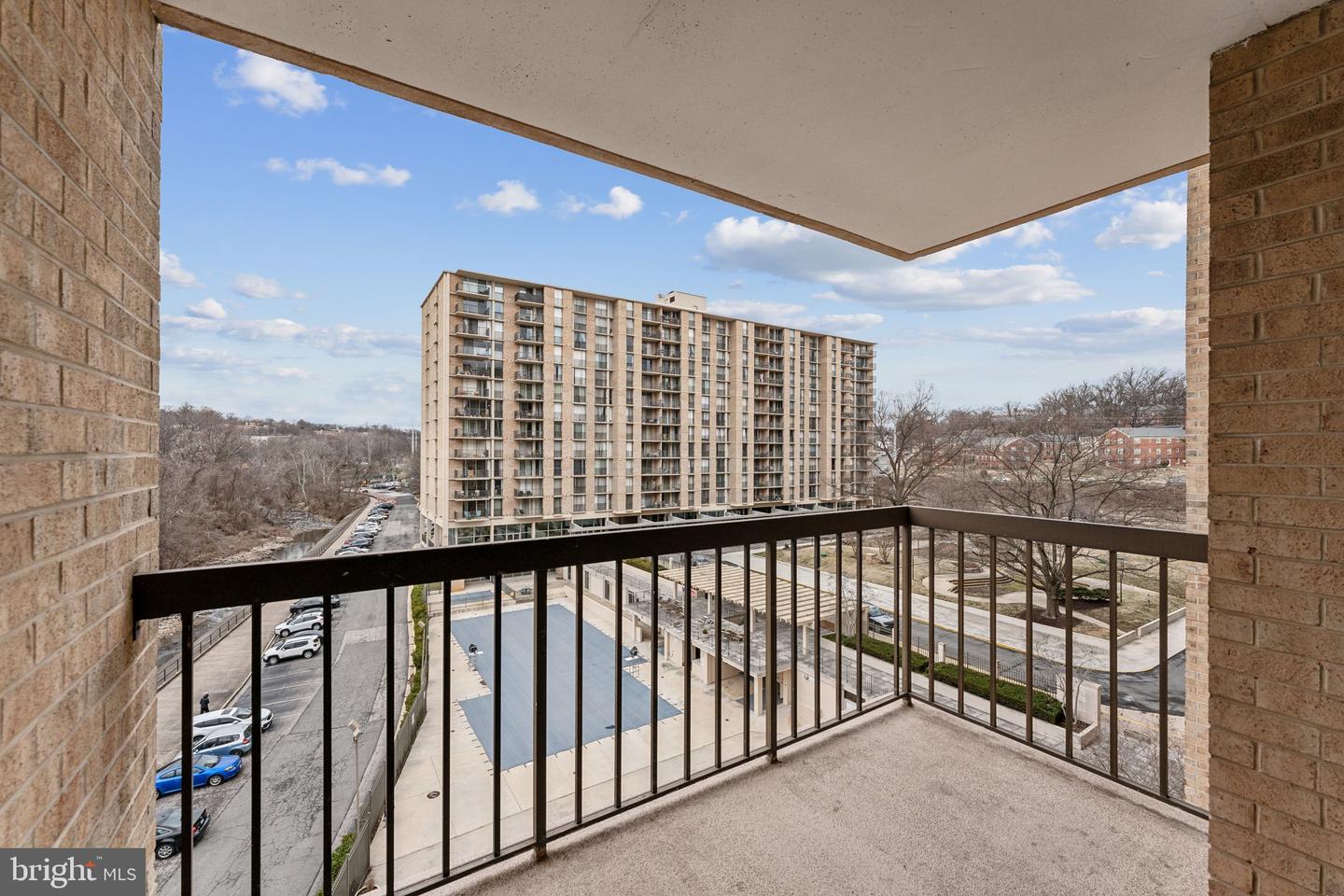 4500 S FOUR MILE RUN DR #412, ARLINGTON, Virginia 22204, 2 Bedrooms Bedrooms, ,2 BathroomsBathrooms,Residential,For sale,4500 S FOUR MILE RUN DR #412,VAAR2054342 MLS # VAAR2054342