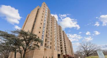 4500 S FOUR MILE RUN DR #412, ARLINGTON, Virginia 22204, 2 Bedrooms Bedrooms, ,2 BathroomsBathrooms,Residential,For sale,4500 S FOUR MILE RUN DR #412,VAAR2054342 MLS # VAAR2054342