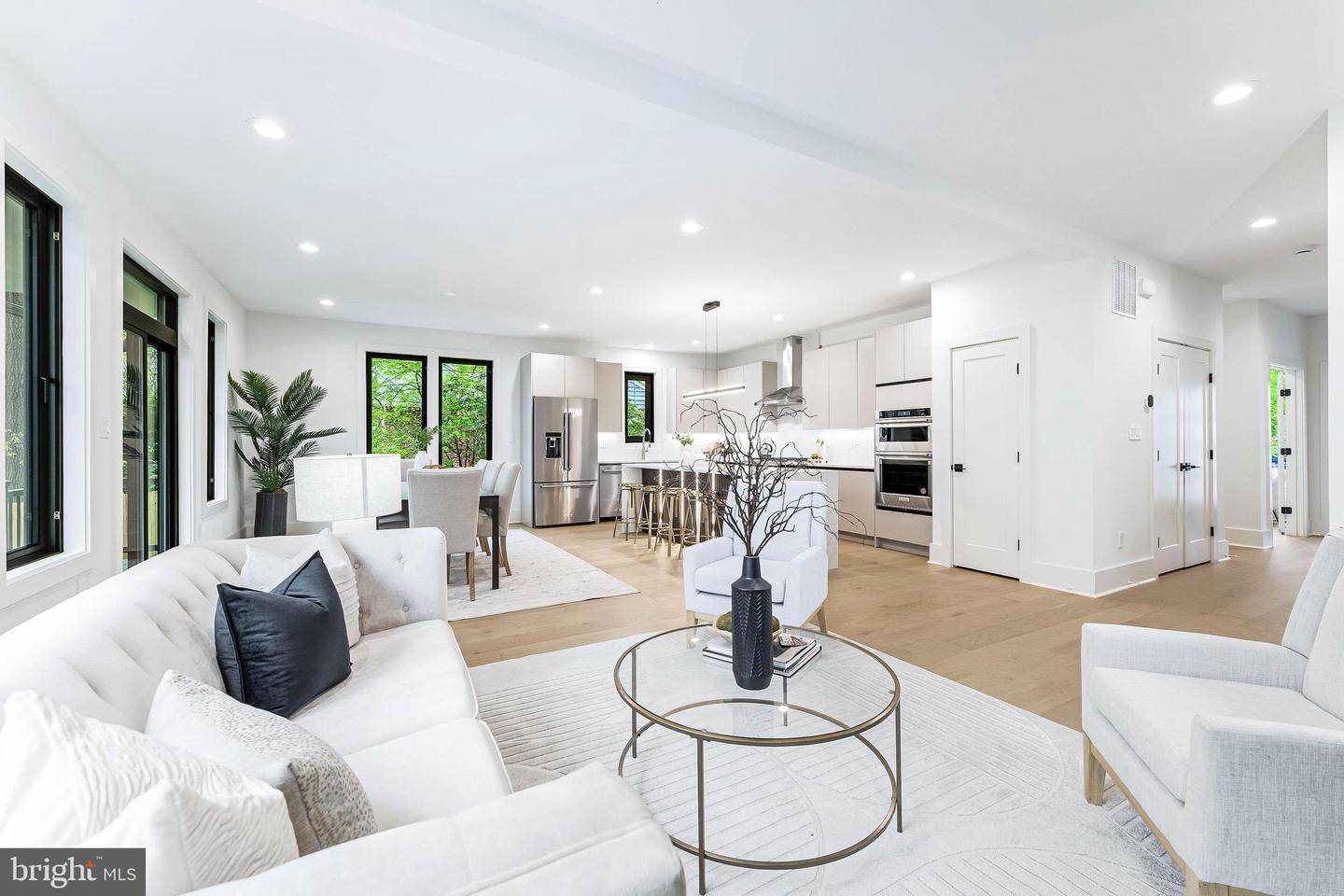 2100 S NELSON ST, ARLINGTON, Virginia 22204, 5 Bedrooms Bedrooms, ,4 BathroomsBathrooms,Residential,For sale,2100 S NELSON ST,VAAR2037302 MLS # VAAR2037302