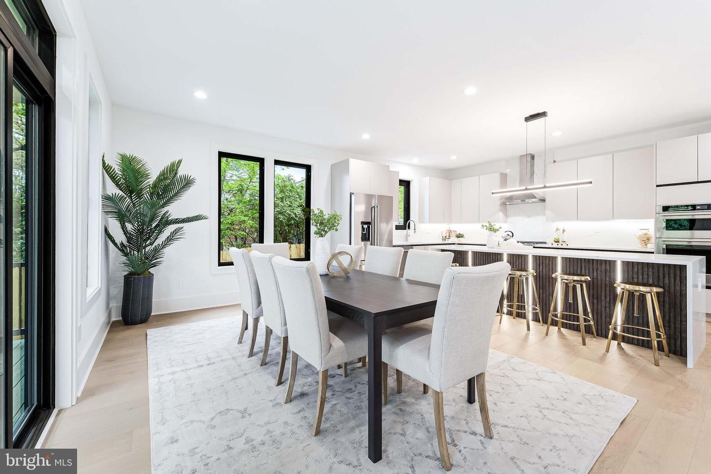 2100 S NELSON ST, ARLINGTON, Virginia 22204, 5 Bedrooms Bedrooms, ,4 BathroomsBathrooms,Residential,For sale,2100 S NELSON ST,VAAR2037302 MLS # VAAR2037302