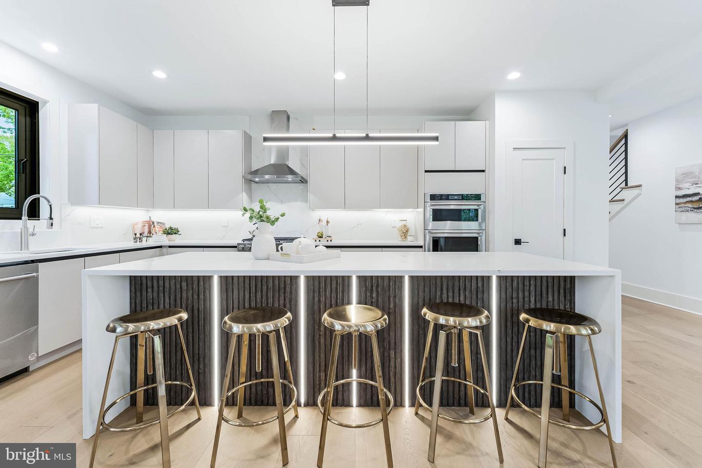 2100 S NELSON ST, ARLINGTON, Virginia 22204, 5 Bedrooms Bedrooms, ,4 BathroomsBathrooms,Residential,For sale,2100 S NELSON ST,VAAR2037302 MLS # VAAR2037302