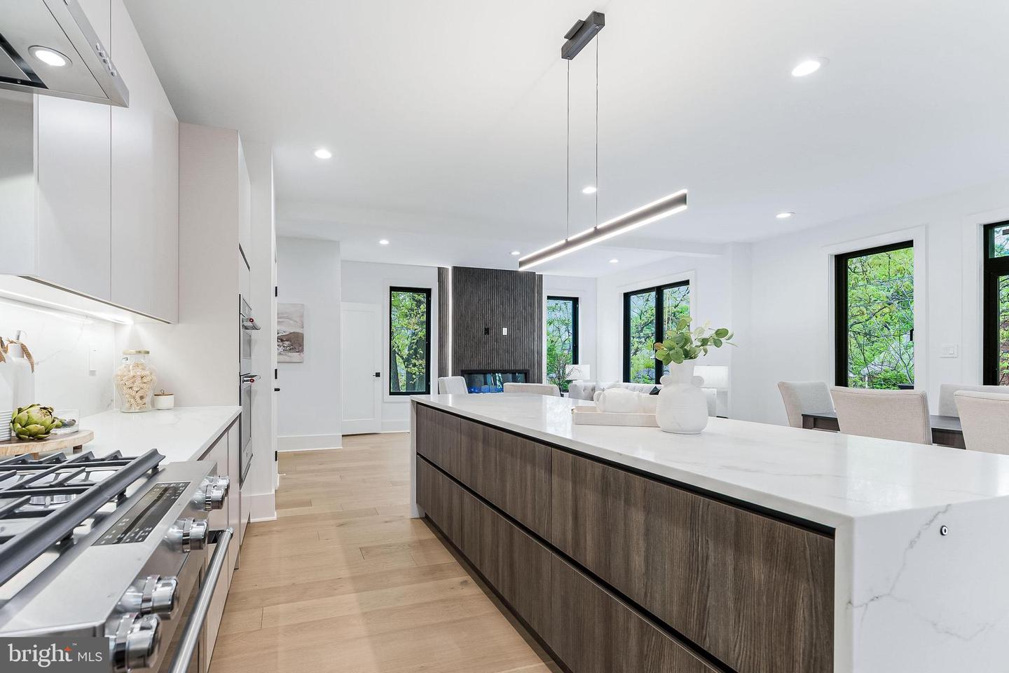 2100 S NELSON ST, ARLINGTON, Virginia 22204, 5 Bedrooms Bedrooms, ,4 BathroomsBathrooms,Residential,For sale,2100 S NELSON ST,VAAR2037302 MLS # VAAR2037302