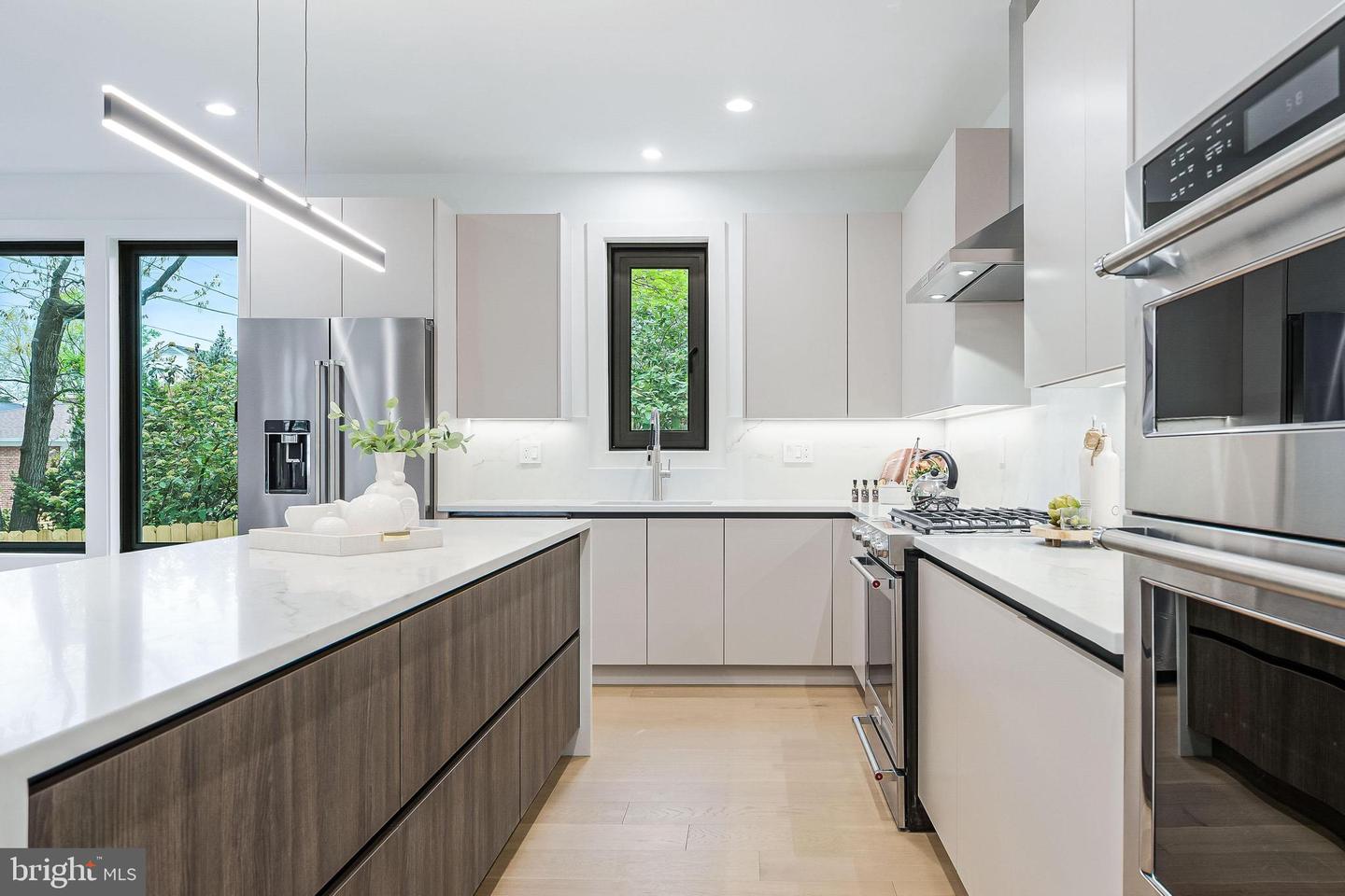 2100 S NELSON ST, ARLINGTON, Virginia 22204, 5 Bedrooms Bedrooms, ,4 BathroomsBathrooms,Residential,For sale,2100 S NELSON ST,VAAR2037302 MLS # VAAR2037302