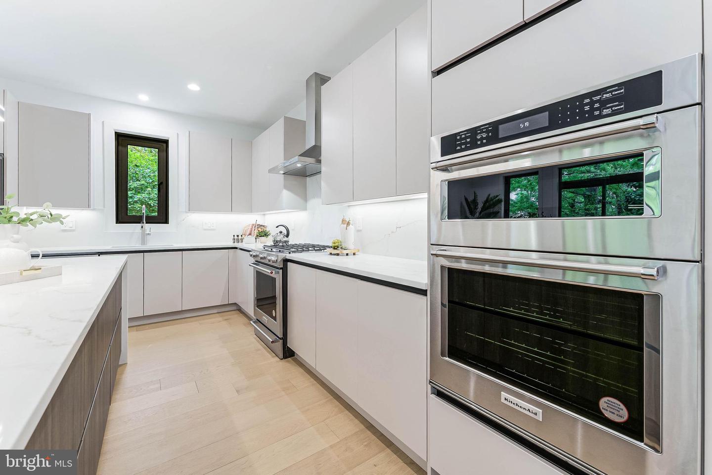 2100 S NELSON ST, ARLINGTON, Virginia 22204, 5 Bedrooms Bedrooms, ,4 BathroomsBathrooms,Residential,For sale,2100 S NELSON ST,VAAR2037302 MLS # VAAR2037302