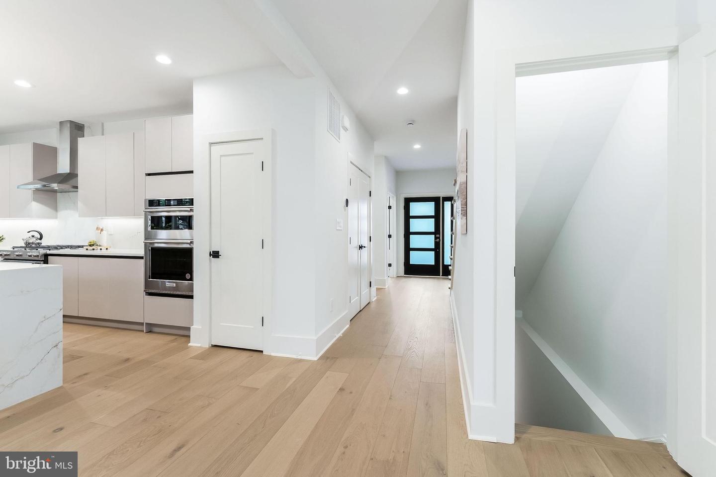 2100 S NELSON ST, ARLINGTON, Virginia 22204, 5 Bedrooms Bedrooms, ,4 BathroomsBathrooms,Residential,For sale,2100 S NELSON ST,VAAR2037302 MLS # VAAR2037302