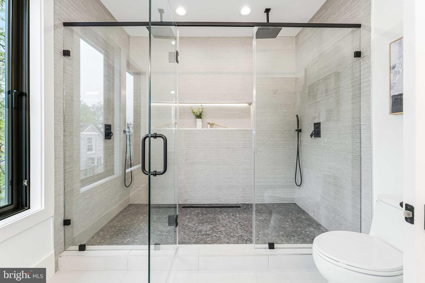 2100 S NELSON ST, ARLINGTON, Virginia 22204, 5 Bedrooms Bedrooms, ,4 BathroomsBathrooms,Residential,For sale,2100 S NELSON ST,VAAR2037302 MLS # VAAR2037302
