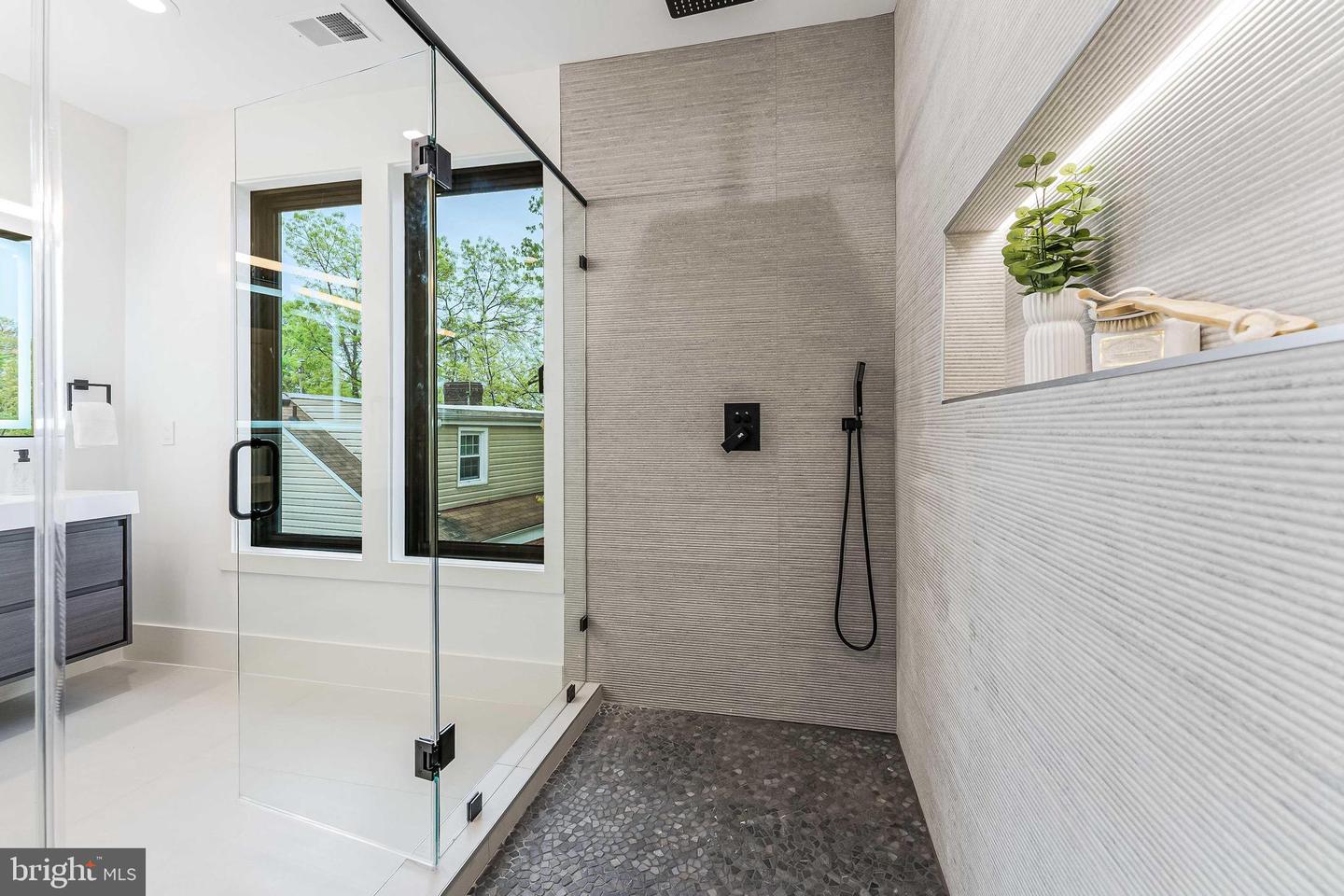 2100 S NELSON ST, ARLINGTON, Virginia 22204, 5 Bedrooms Bedrooms, ,4 BathroomsBathrooms,Residential,For sale,2100 S NELSON ST,VAAR2037302 MLS # VAAR2037302