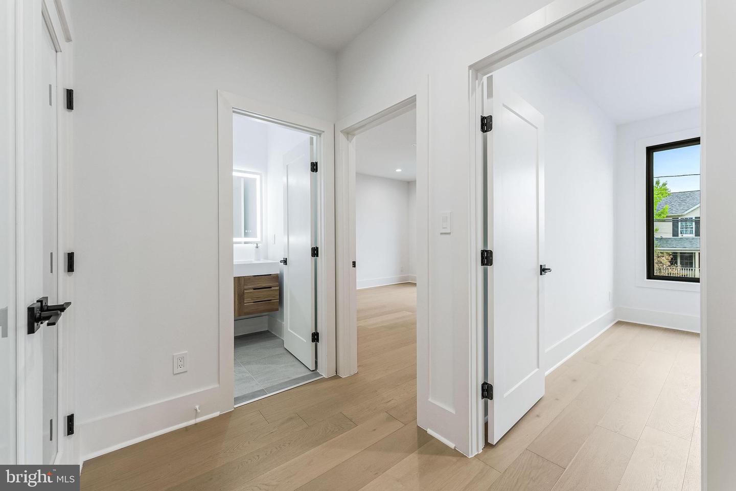 2100 S NELSON ST, ARLINGTON, Virginia 22204, 5 Bedrooms Bedrooms, ,4 BathroomsBathrooms,Residential,For sale,2100 S NELSON ST,VAAR2037302 MLS # VAAR2037302