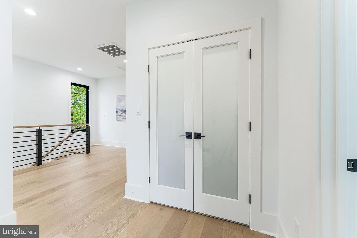 2100 S NELSON ST, ARLINGTON, Virginia 22204, 5 Bedrooms Bedrooms, ,4 BathroomsBathrooms,Residential,For sale,2100 S NELSON ST,VAAR2037302 MLS # VAAR2037302