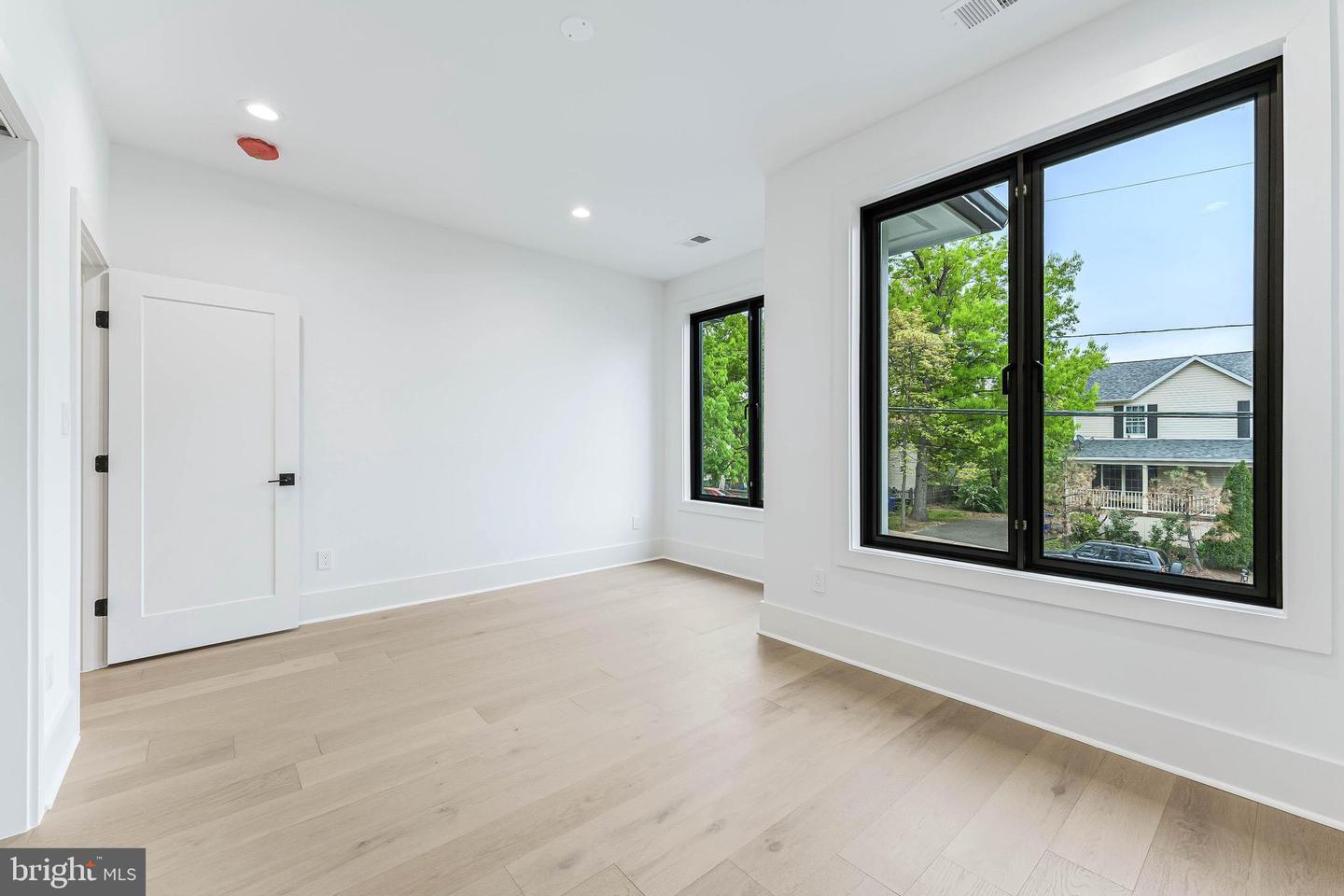 2100 S NELSON ST, ARLINGTON, Virginia 22204, 5 Bedrooms Bedrooms, ,4 BathroomsBathrooms,Residential,For sale,2100 S NELSON ST,VAAR2037302 MLS # VAAR2037302