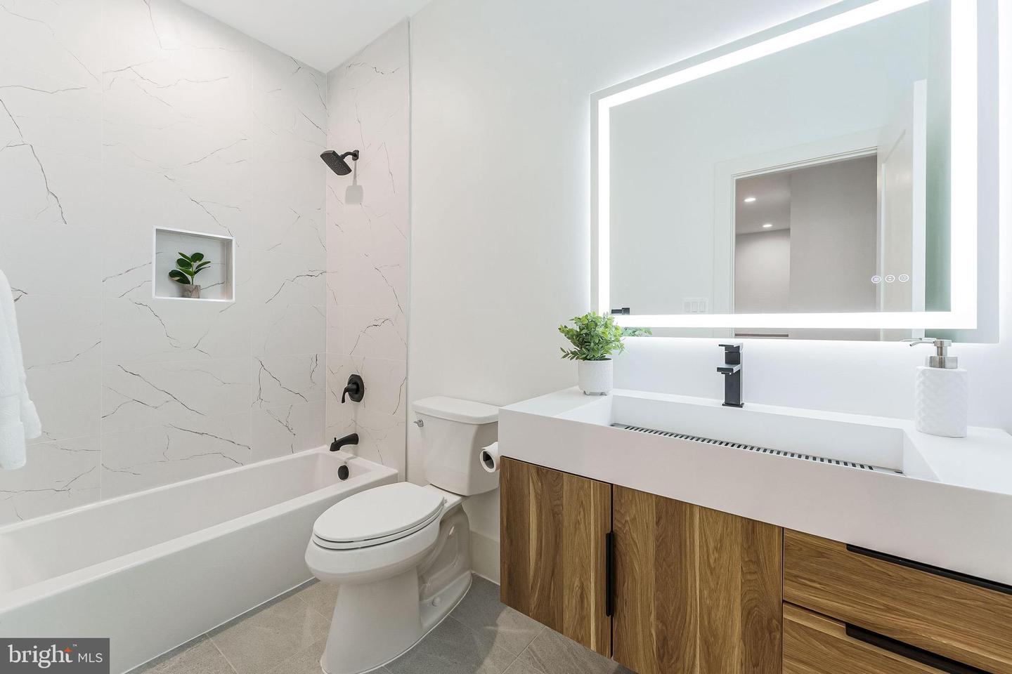 2100 S NELSON ST, ARLINGTON, Virginia 22204, 5 Bedrooms Bedrooms, ,4 BathroomsBathrooms,Residential,For sale,2100 S NELSON ST,VAAR2037302 MLS # VAAR2037302