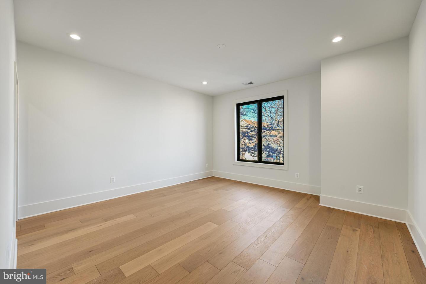 2100 S NELSON ST, ARLINGTON, Virginia 22204, 5 Bedrooms Bedrooms, ,4 BathroomsBathrooms,Residential,For sale,2100 S NELSON ST,VAAR2037302 MLS # VAAR2037302