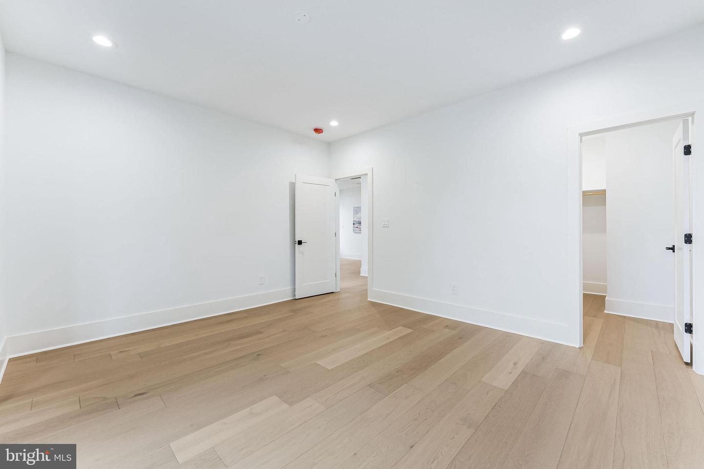 2100 S NELSON ST, ARLINGTON, Virginia 22204, 5 Bedrooms Bedrooms, ,4 BathroomsBathrooms,Residential,For sale,2100 S NELSON ST,VAAR2037302 MLS # VAAR2037302