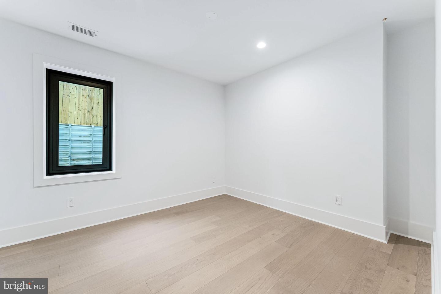 2100 S NELSON ST, ARLINGTON, Virginia 22204, 5 Bedrooms Bedrooms, ,4 BathroomsBathrooms,Residential,For sale,2100 S NELSON ST,VAAR2037302 MLS # VAAR2037302