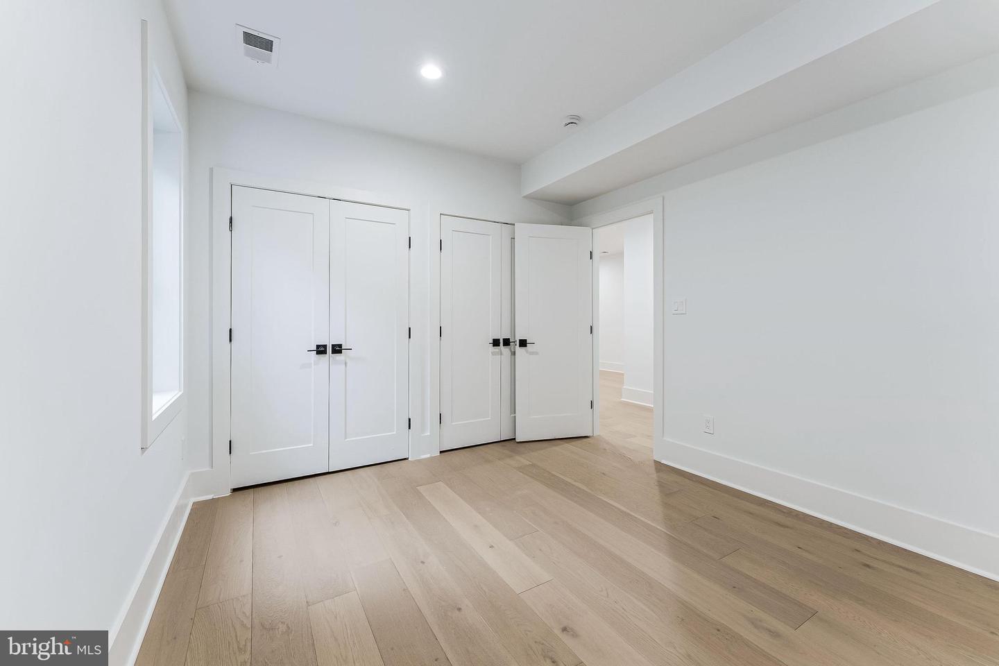 2100 S NELSON ST, ARLINGTON, Virginia 22204, 5 Bedrooms Bedrooms, ,4 BathroomsBathrooms,Residential,For sale,2100 S NELSON ST,VAAR2037302 MLS # VAAR2037302