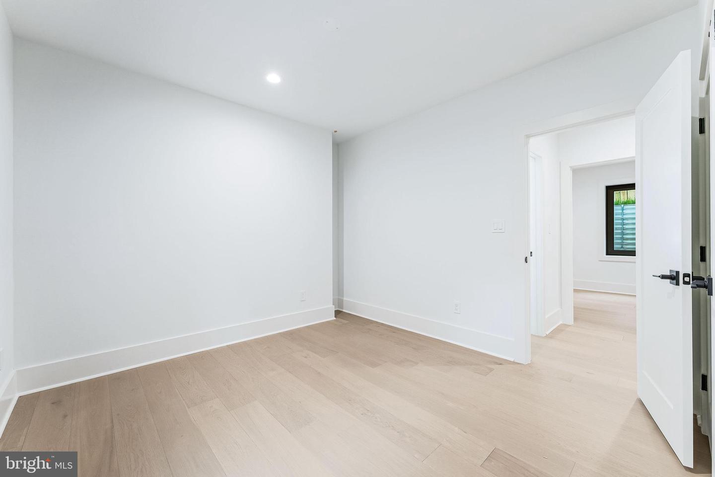 2100 S NELSON ST, ARLINGTON, Virginia 22204, 5 Bedrooms Bedrooms, ,4 BathroomsBathrooms,Residential,For sale,2100 S NELSON ST,VAAR2037302 MLS # VAAR2037302