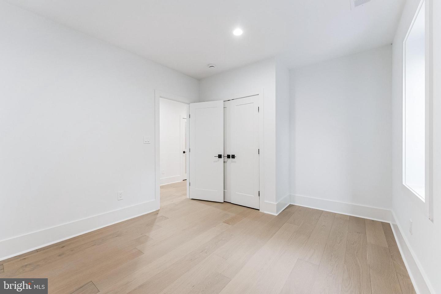 2100 S NELSON ST, ARLINGTON, Virginia 22204, 5 Bedrooms Bedrooms, ,4 BathroomsBathrooms,Residential,For sale,2100 S NELSON ST,VAAR2037302 MLS # VAAR2037302