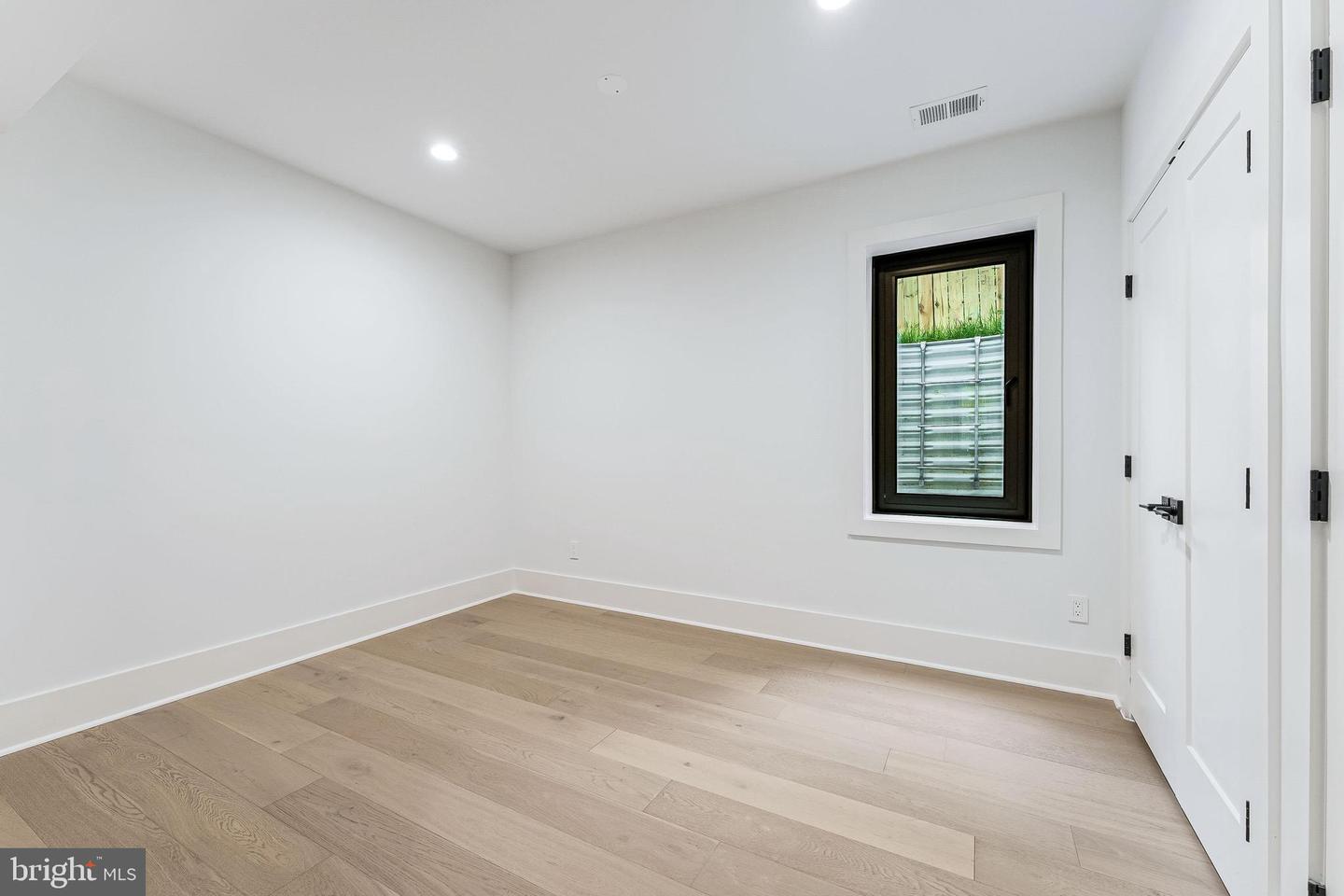 2100 S NELSON ST, ARLINGTON, Virginia 22204, 5 Bedrooms Bedrooms, ,4 BathroomsBathrooms,Residential,For sale,2100 S NELSON ST,VAAR2037302 MLS # VAAR2037302