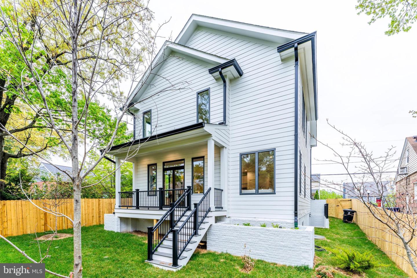 2100 S NELSON ST, ARLINGTON, Virginia 22204, 5 Bedrooms Bedrooms, ,4 BathroomsBathrooms,Residential,For sale,2100 S NELSON ST,VAAR2037302 MLS # VAAR2037302