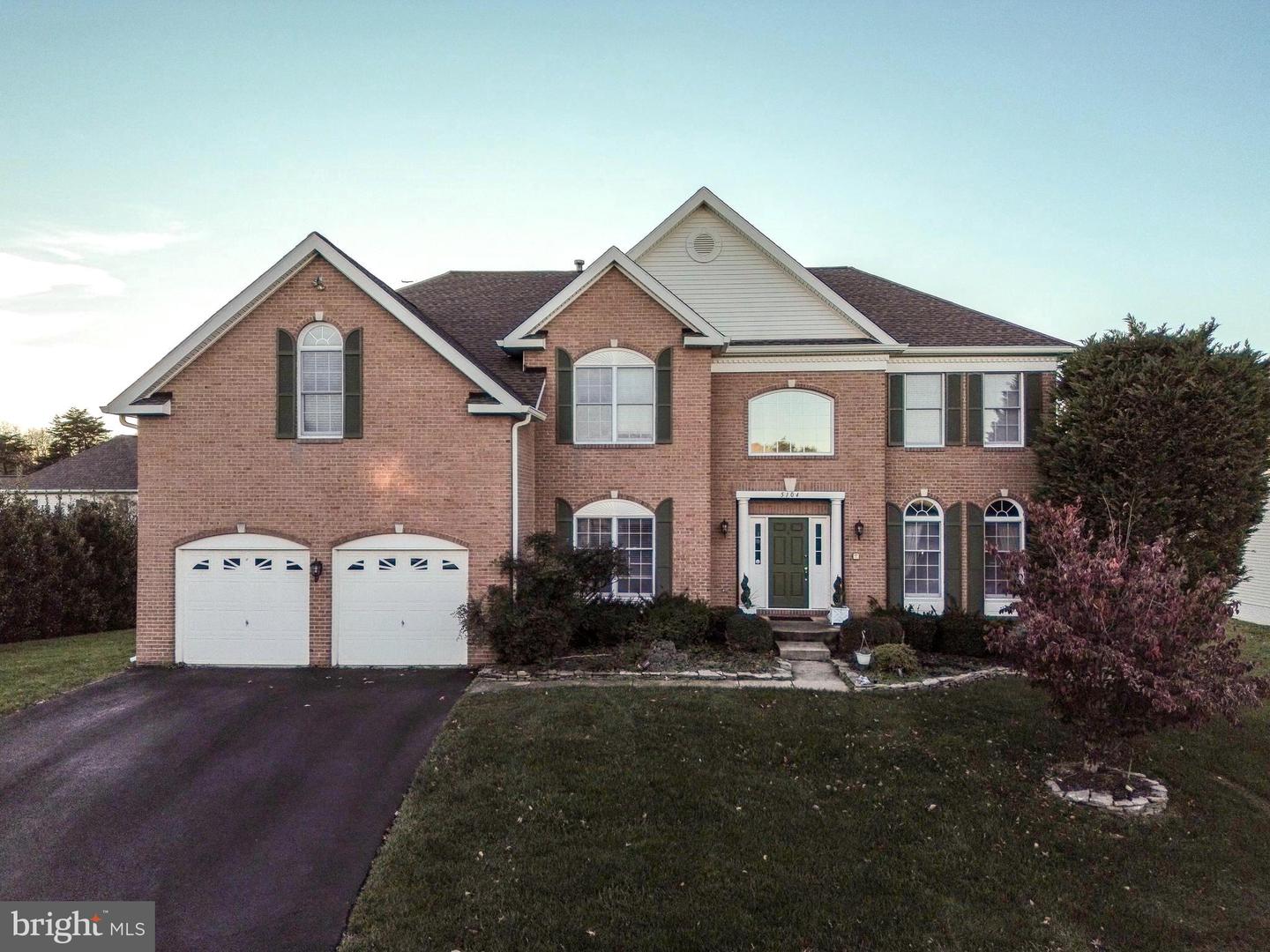 5104 GRANDE FOREST CT, CENTREVILLE, Virginia 20120, 4 Bedrooms Bedrooms, ,4 BathroomsBathrooms,Residential,For sale,5104 GRANDE FOREST CT,VAFX2217564 MLS # VAFX2217564