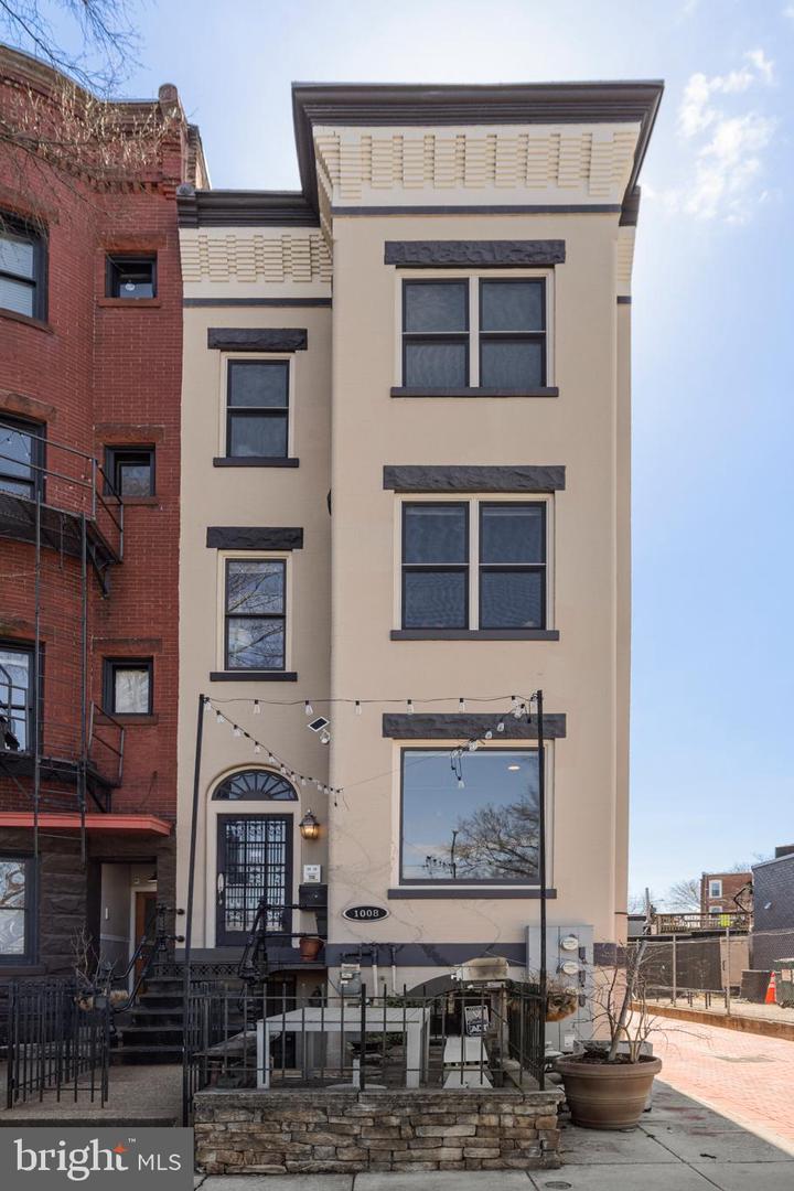 1008 RHODE ISLAND AVE NW #B, WASHINGTON, District Of Columbia 20001, 3 Bedrooms Bedrooms, ,2 BathroomsBathrooms,Residential,For sale,1008 RHODE ISLAND AVE NW #B,DCDC2185104 MLS # DCDC2185104