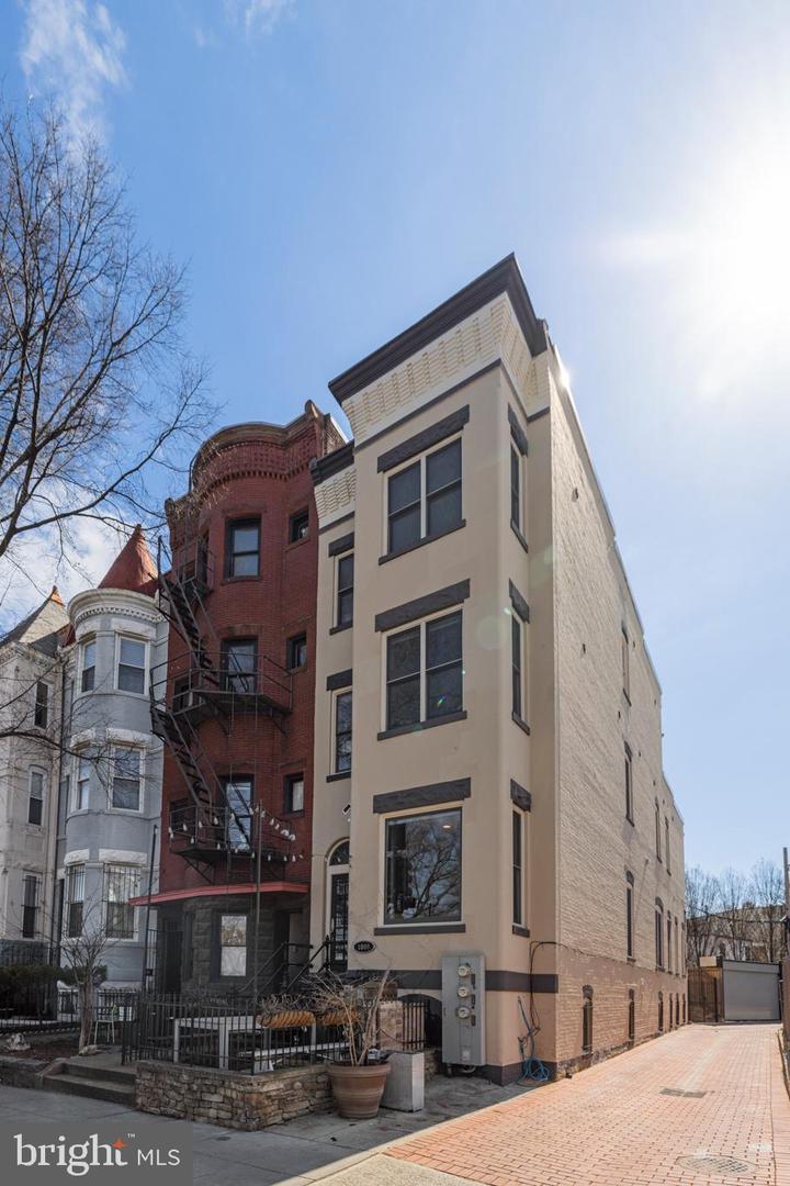 1008 RHODE ISLAND AVE NW #B, WASHINGTON, District Of Columbia 20001, 3 Bedrooms Bedrooms, ,2 BathroomsBathrooms,Residential,For sale,1008 RHODE ISLAND AVE NW #B,DCDC2185104 MLS # DCDC2185104