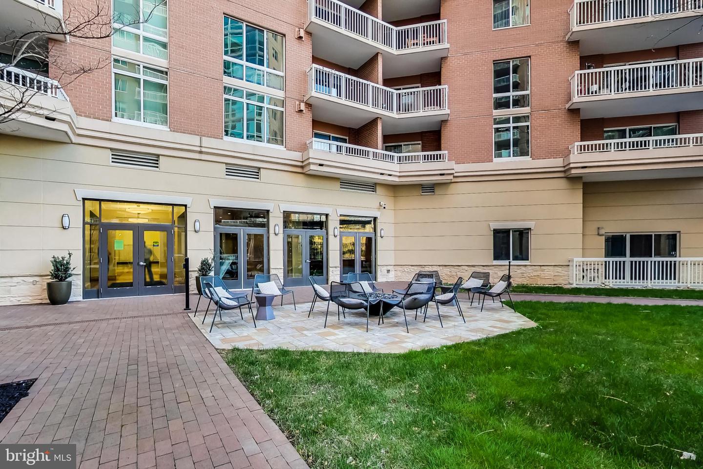 3101 N HAMPTON DR #203, ALEXANDRIA, Virginia 22302, 2 Bedrooms Bedrooms, ,2 BathroomsBathrooms,Residential,For sale,3101 N HAMPTON DR #203,VAAX2042120 MLS # VAAX2042120