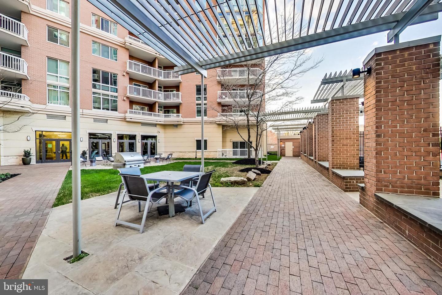 3101 N HAMPTON DR #203, ALEXANDRIA, Virginia 22302, 2 Bedrooms Bedrooms, ,2 BathroomsBathrooms,Residential,For sale,3101 N HAMPTON DR #203,VAAX2042120 MLS # VAAX2042120