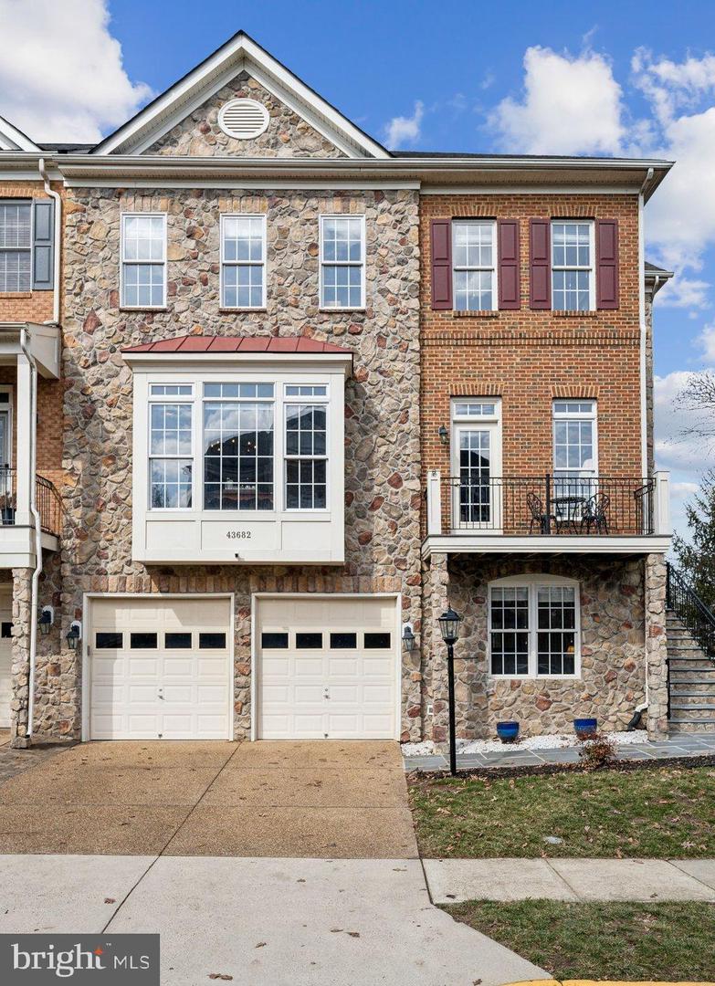 43682 LEES MILL SQ, LEESBURG, Virginia 20176, 4 Bedrooms Bedrooms, ,4 BathroomsBathrooms,Residential,For sale,43682 LEES MILL SQ,VALO2089732 MLS # VALO2089732