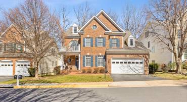 10614 REGENT PARK CT, FAIRFAX, Virginia 22030, 5 Bedrooms Bedrooms, ,3 BathroomsBathrooms,Residential,For sale,10614 REGENT PARK CT,VAFC2005854 MLS # VAFC2005854