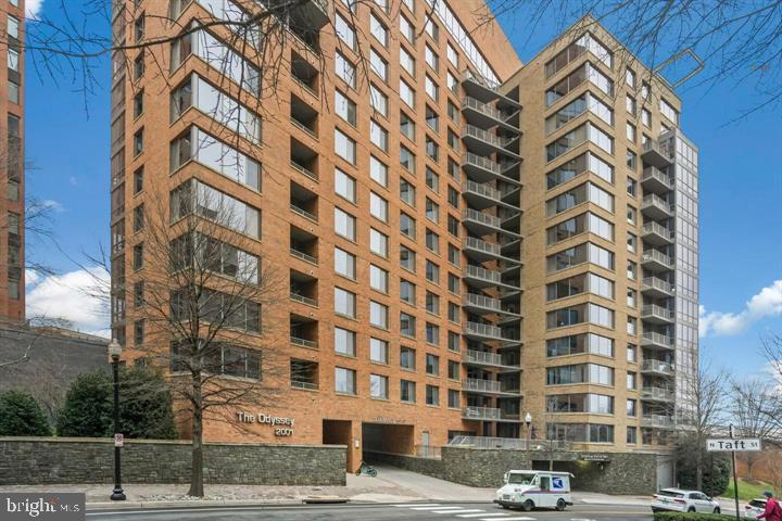 2001 15TH ST N #101, ARLINGTON, Virginia 22201, 1 Bedroom Bedrooms, ,1 BathroomBathrooms,Residential,For sale,2001 15TH ST N #101,VAAR2054162 MLS # VAAR2054162