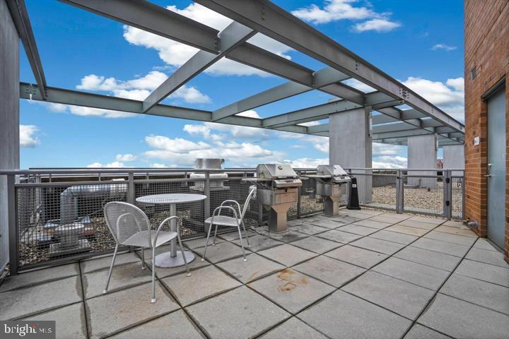 2001 15TH ST N #101, ARLINGTON, Virginia 22201, 1 Bedroom Bedrooms, ,1 BathroomBathrooms,Residential,For sale,2001 15TH ST N #101,VAAR2054162 MLS # VAAR2054162