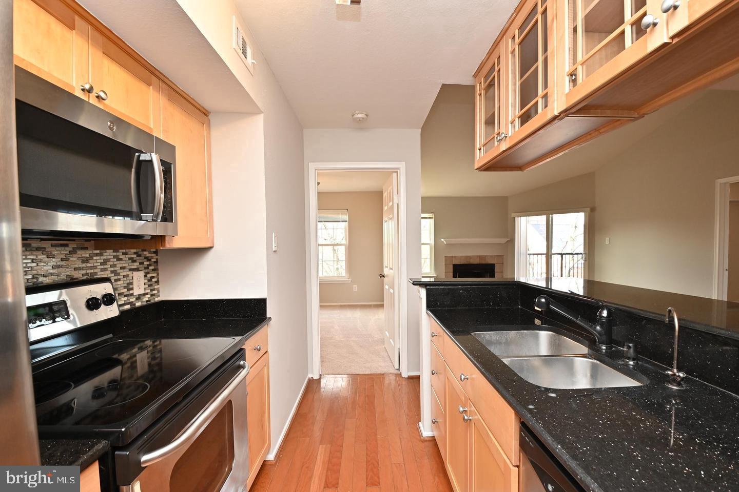 3315 WYNDHAM CIR #4236, ALEXANDRIA, Virginia 22302, 2 Bedrooms Bedrooms, ,2 BathroomsBathrooms,Residential,For sale,3315 WYNDHAM CIR #4236,VAAX2042540 MLS # VAAX2042540