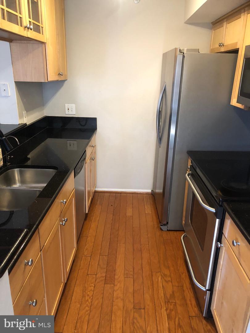 3315 WYNDHAM CIR #4236, ALEXANDRIA, Virginia 22302, 2 Bedrooms Bedrooms, ,2 BathroomsBathrooms,Residential,For sale,3315 WYNDHAM CIR #4236,VAAX2042540 MLS # VAAX2042540