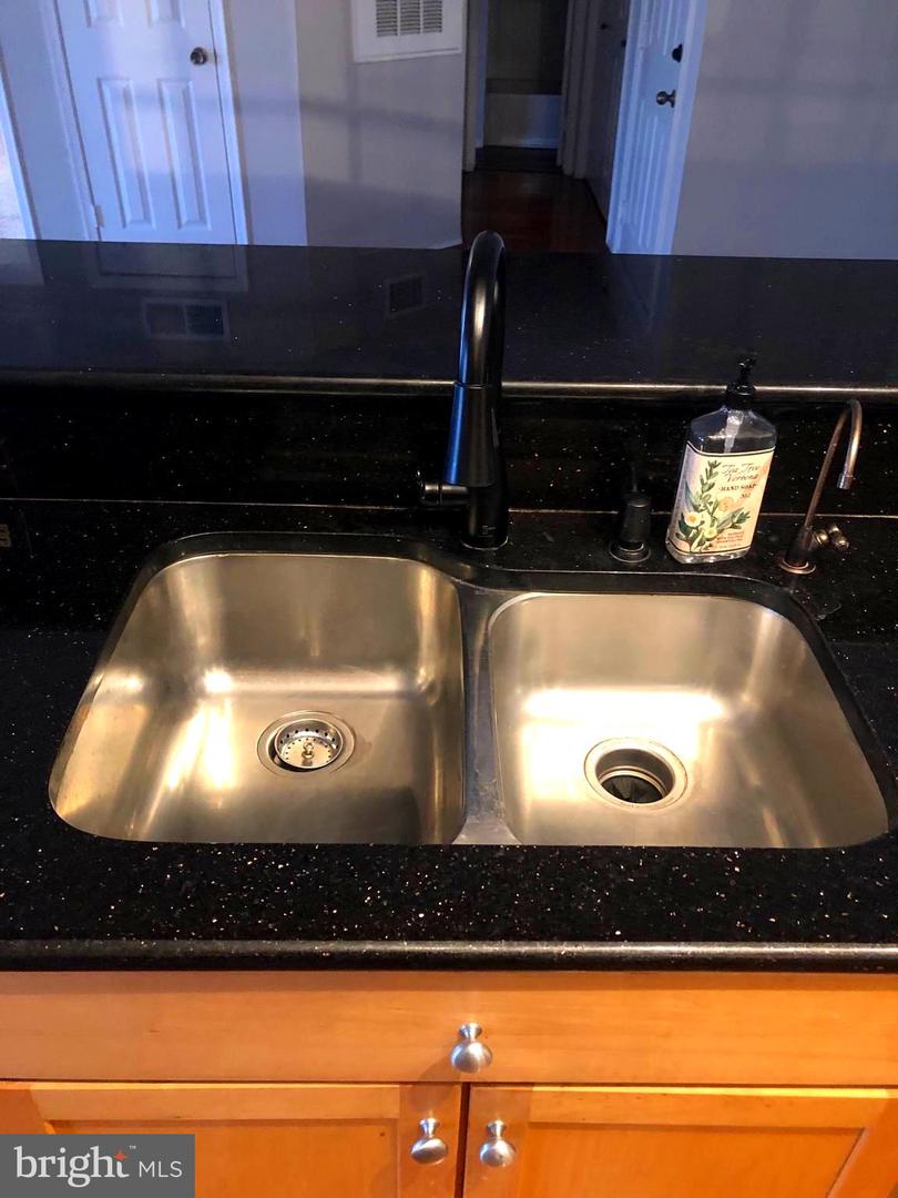3315 WYNDHAM CIR #4236, ALEXANDRIA, Virginia 22302, 2 Bedrooms Bedrooms, ,2 BathroomsBathrooms,Residential,For sale,3315 WYNDHAM CIR #4236,VAAX2042540 MLS # VAAX2042540