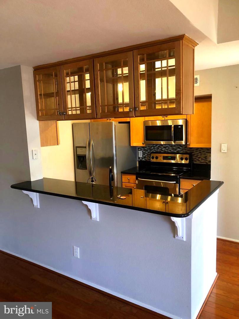 3315 WYNDHAM CIR #4236, ALEXANDRIA, Virginia 22302, 2 Bedrooms Bedrooms, ,2 BathroomsBathrooms,Residential,For sale,3315 WYNDHAM CIR #4236,VAAX2042540 MLS # VAAX2042540