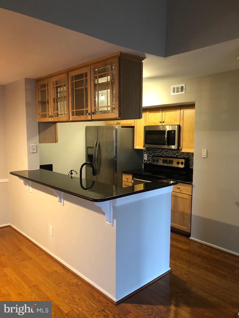 3315 WYNDHAM CIR #4236, ALEXANDRIA, Virginia 22302, 2 Bedrooms Bedrooms, ,2 BathroomsBathrooms,Residential,For sale,3315 WYNDHAM CIR #4236,VAAX2042540 MLS # VAAX2042540