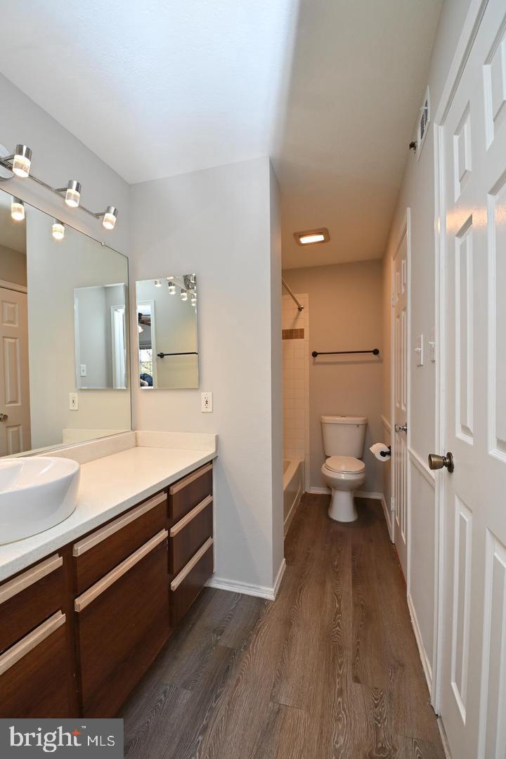 3315 WYNDHAM CIR #4236, ALEXANDRIA, Virginia 22302, 2 Bedrooms Bedrooms, ,2 BathroomsBathrooms,Residential,For sale,3315 WYNDHAM CIR #4236,VAAX2042540 MLS # VAAX2042540