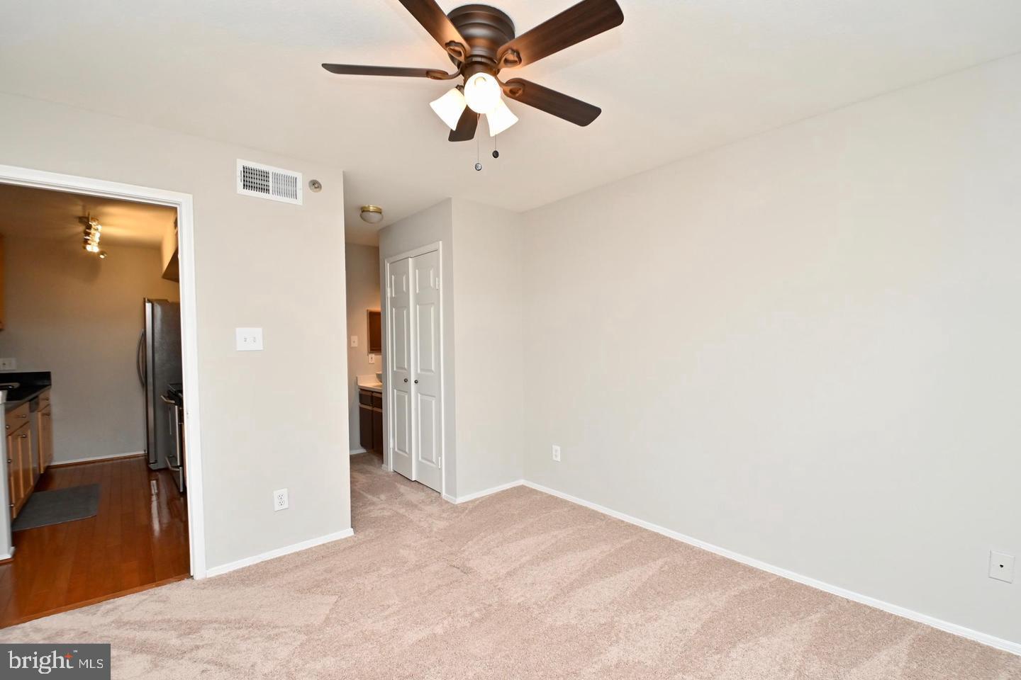 3315 WYNDHAM CIR #4236, ALEXANDRIA, Virginia 22302, 2 Bedrooms Bedrooms, ,2 BathroomsBathrooms,Residential,For sale,3315 WYNDHAM CIR #4236,VAAX2042540 MLS # VAAX2042540