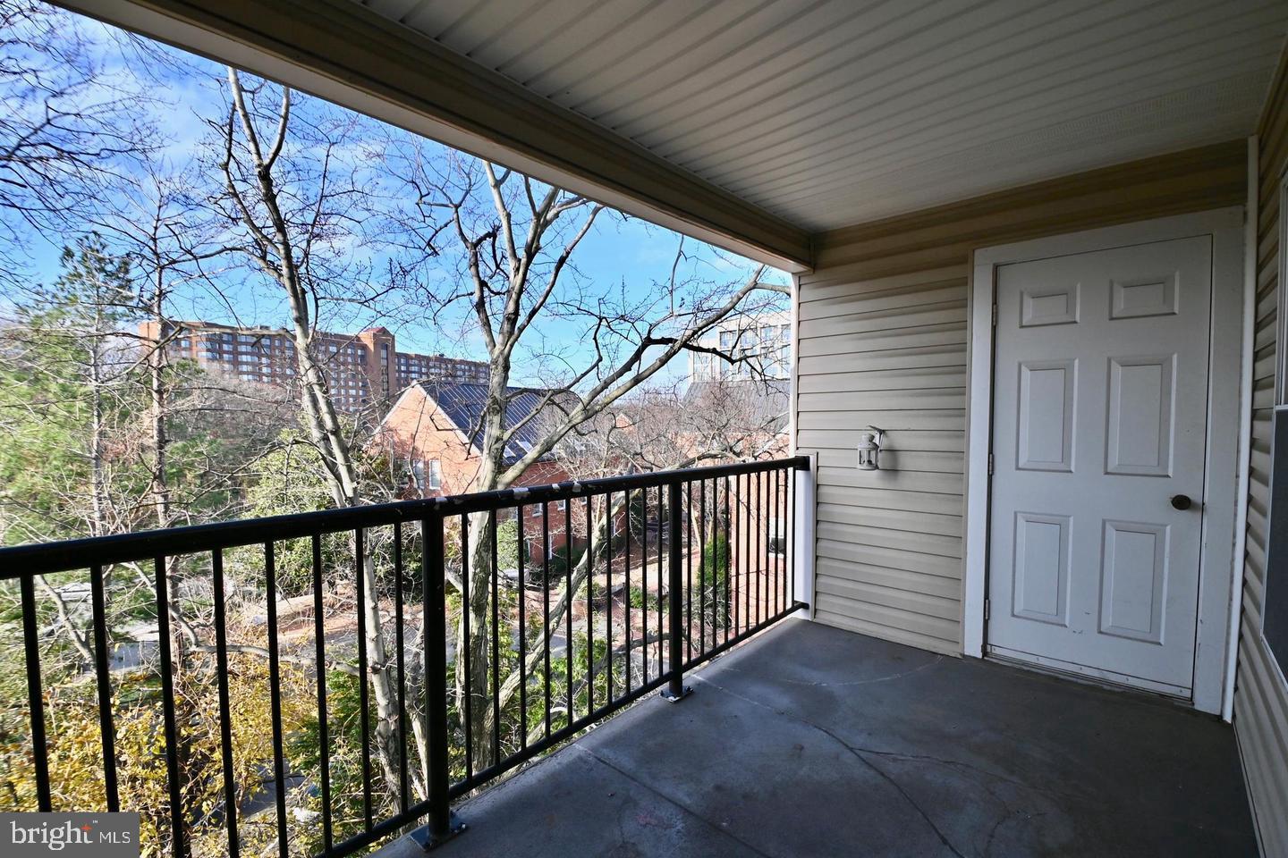 3315 WYNDHAM CIR #4236, ALEXANDRIA, Virginia 22302, 2 Bedrooms Bedrooms, ,2 BathroomsBathrooms,Residential,For sale,3315 WYNDHAM CIR #4236,VAAX2042540 MLS # VAAX2042540