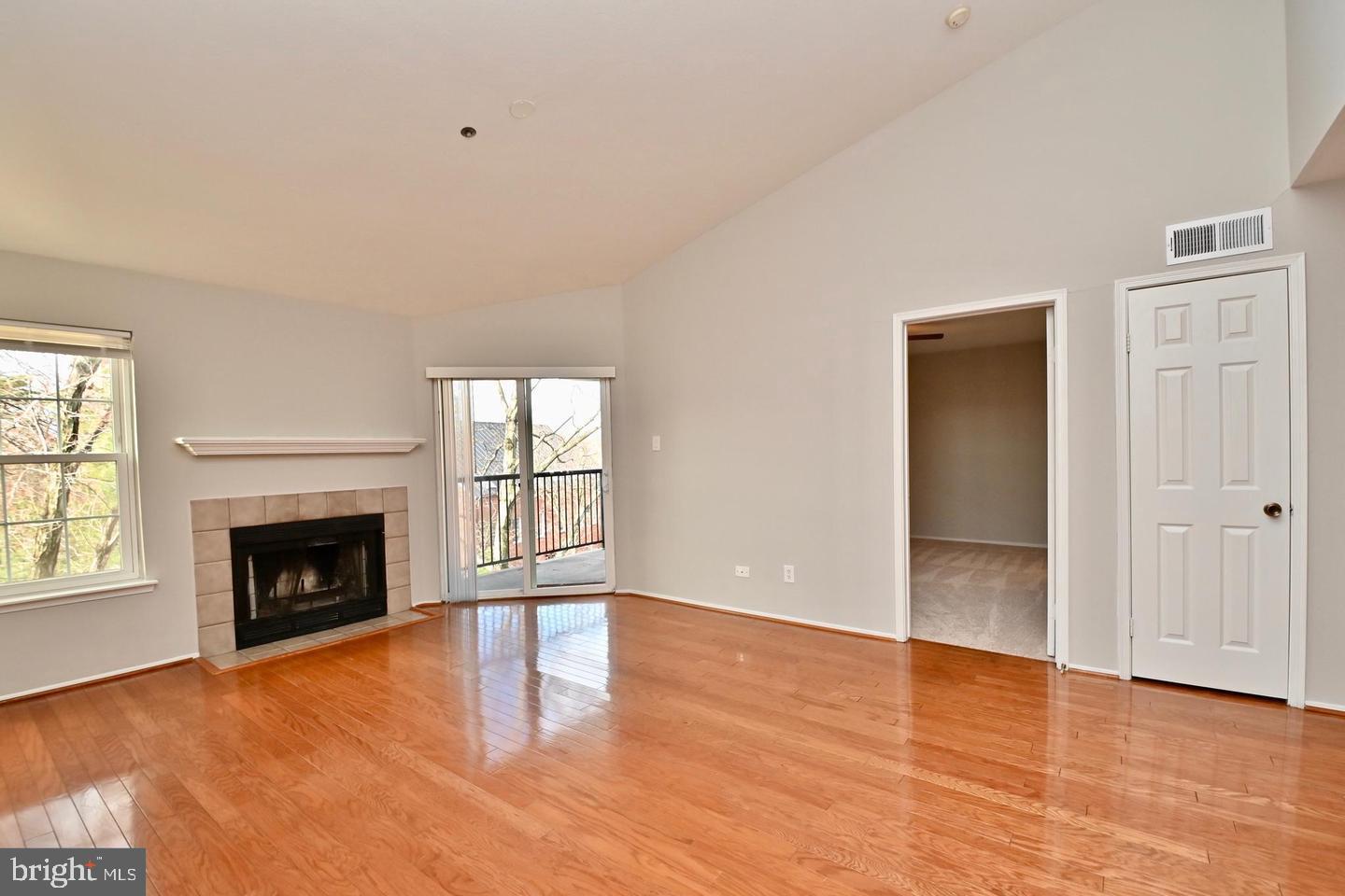 3315 WYNDHAM CIR #4236, ALEXANDRIA, Virginia 22302, 2 Bedrooms Bedrooms, ,2 BathroomsBathrooms,Residential,For sale,3315 WYNDHAM CIR #4236,VAAX2042540 MLS # VAAX2042540