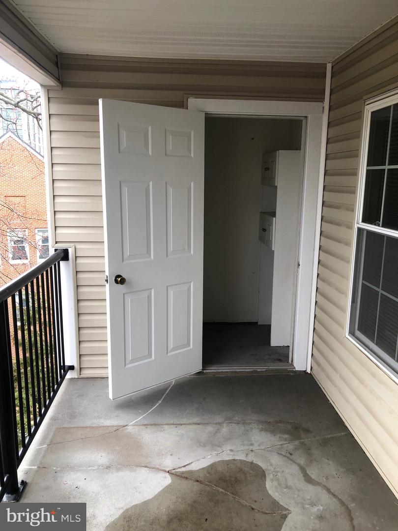 3315 WYNDHAM CIR #4236, ALEXANDRIA, Virginia 22302, 2 Bedrooms Bedrooms, ,2 BathroomsBathrooms,Residential,For sale,3315 WYNDHAM CIR #4236,VAAX2042540 MLS # VAAX2042540