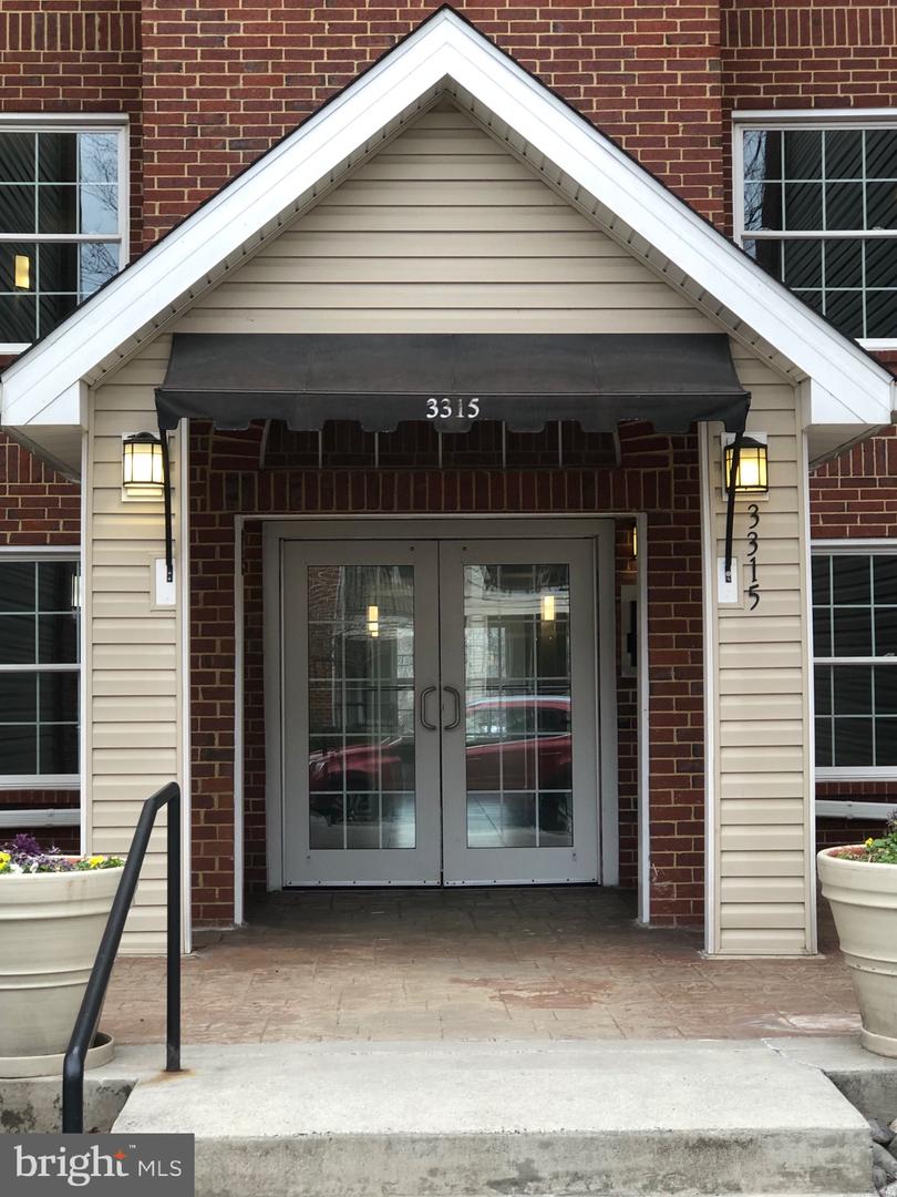 3315 WYNDHAM CIR #4236, ALEXANDRIA, Virginia 22302, 2 Bedrooms Bedrooms, ,2 BathroomsBathrooms,Residential,For sale,3315 WYNDHAM CIR #4236,VAAX2042540 MLS # VAAX2042540