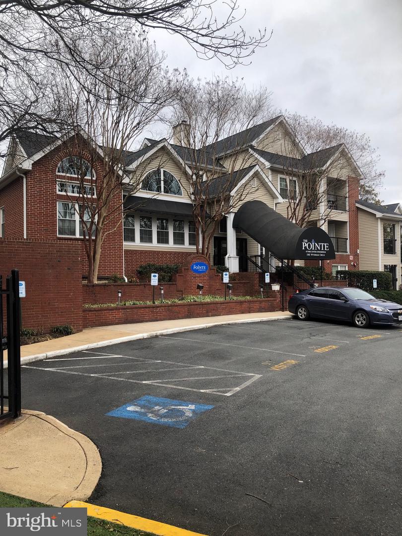 3315 WYNDHAM CIR #4236, ALEXANDRIA, Virginia 22302, 2 Bedrooms Bedrooms, ,2 BathroomsBathrooms,Residential,For sale,3315 WYNDHAM CIR #4236,VAAX2042540 MLS # VAAX2042540