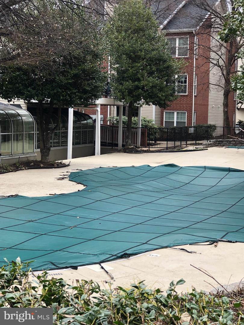 3315 WYNDHAM CIR #4236, ALEXANDRIA, Virginia 22302, 2 Bedrooms Bedrooms, ,2 BathroomsBathrooms,Residential,For sale,3315 WYNDHAM CIR #4236,VAAX2042540 MLS # VAAX2042540