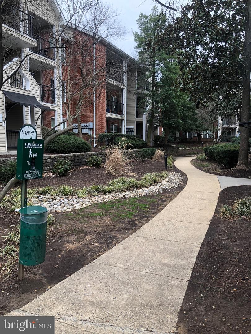 3315 WYNDHAM CIR #4236, ALEXANDRIA, Virginia 22302, 2 Bedrooms Bedrooms, ,2 BathroomsBathrooms,Residential,For sale,3315 WYNDHAM CIR #4236,VAAX2042540 MLS # VAAX2042540