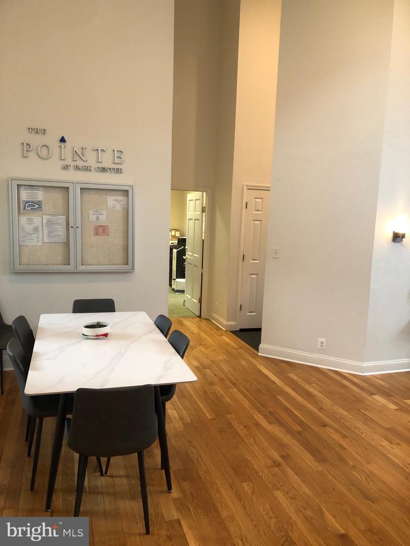 3315 WYNDHAM CIR #4236, ALEXANDRIA, Virginia 22302, 2 Bedrooms Bedrooms, ,2 BathroomsBathrooms,Residential,For sale,3315 WYNDHAM CIR #4236,VAAX2042540 MLS # VAAX2042540